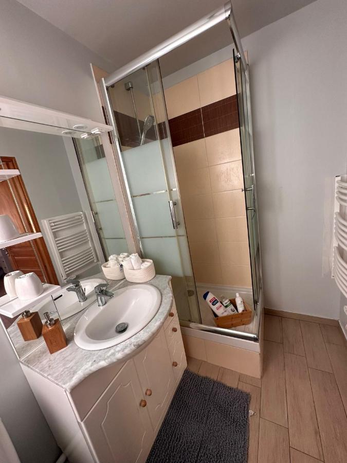 Home Up Понтуаз Екстер'єр фото